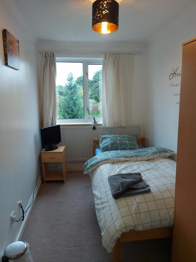 Spacious And Serene Stay Near Milton Keynes Centre Willen Dış mekan fotoğraf