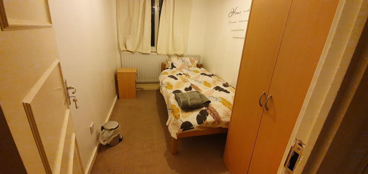 Spacious And Serene Stay Near Milton Keynes Centre Willen Dış mekan fotoğraf